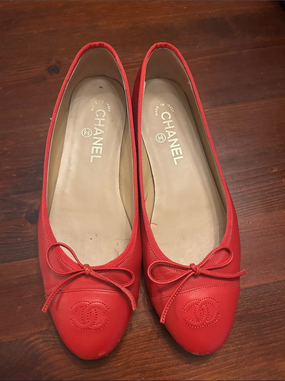 CHANEL Vibrant Red Leather Ballet Flats
